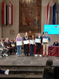 Uitreiking certificaat U-Talent Uitreiking certificaat U-Talent